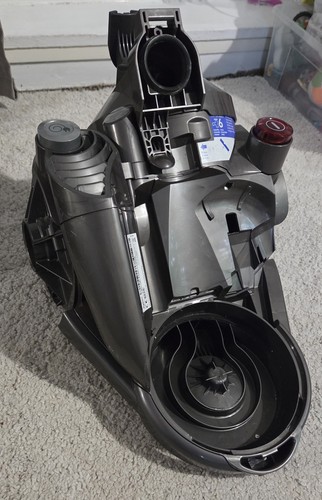 Dyson dc19 vacuum cleaner - dyson,